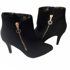MeToo faux suede bootie